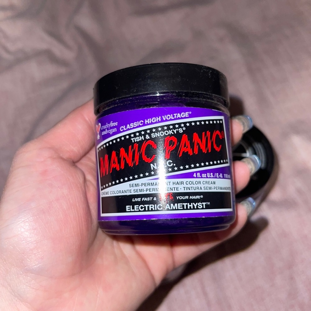 Manic panic electric amethyst hair dye